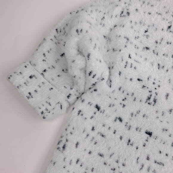 Calligraphie Soft Mock Turtleneck Sweater 3 Quarter sleeve Crop White Black XL - Picture 4 of 13